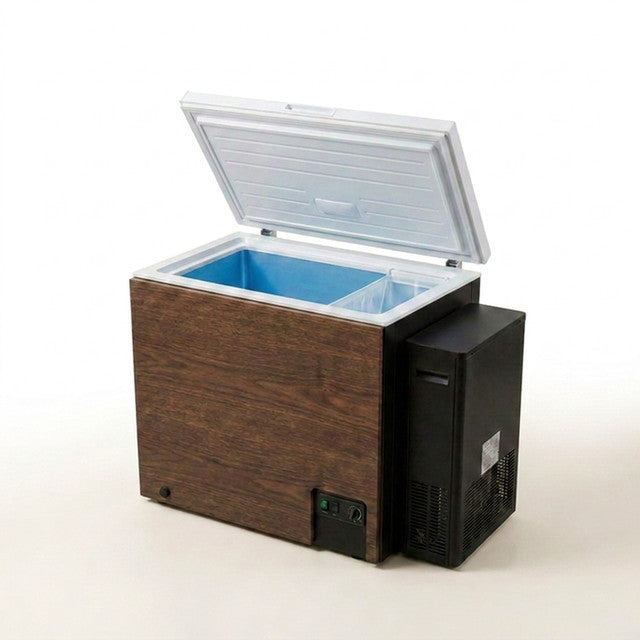 Cold Plunge Tub Built for Year-Round Recovery, 33°F Cooling, Built-In Compressor, Ozone Sanitation — Studio Shot